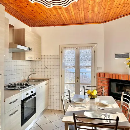 Casa Oliva- View & Hiking * Dosso del Liro